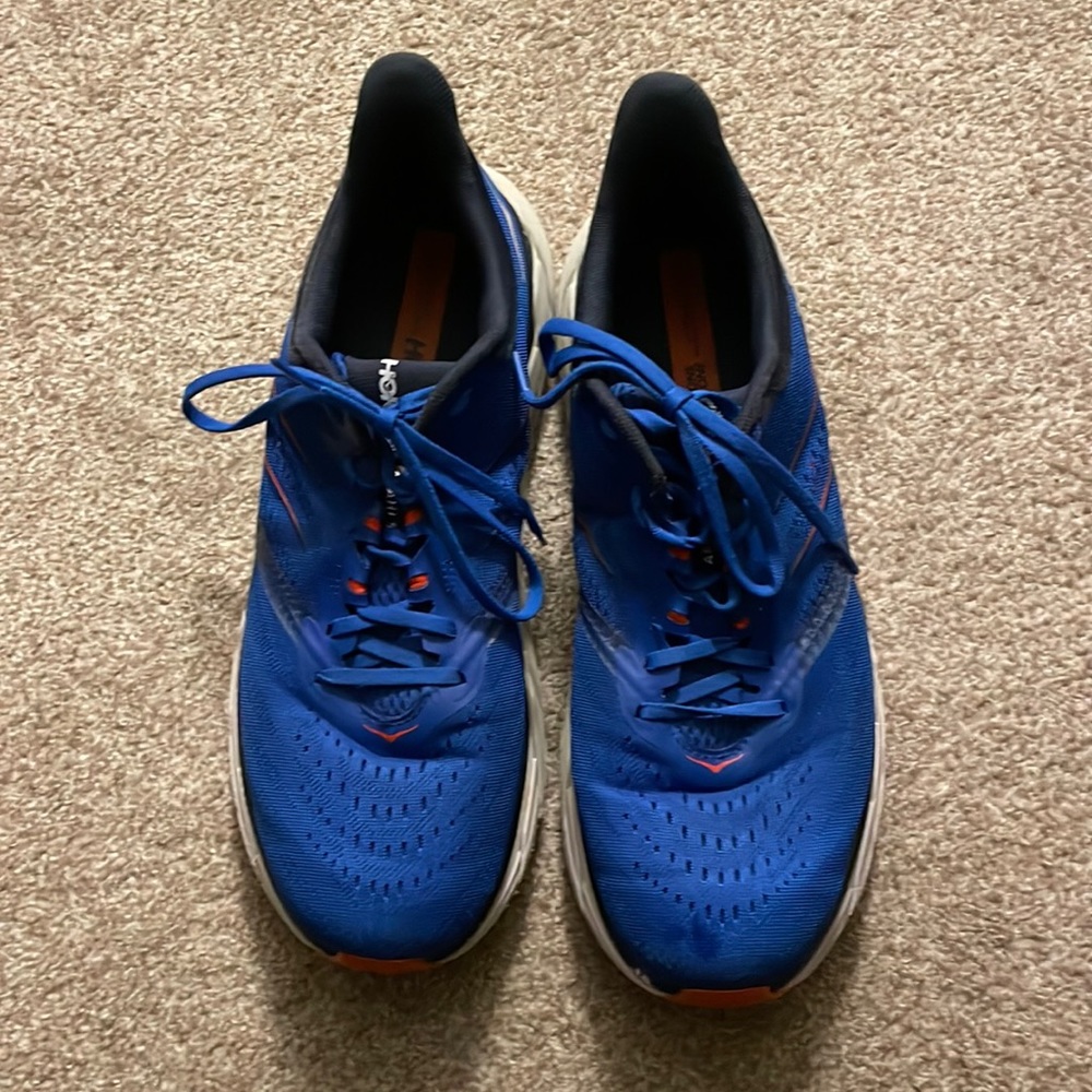 Blue Hoka Arahi 5s